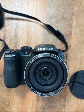 Fujifilm Finepix S Black Digital Camera with Fujinon 24x Zoom Lens